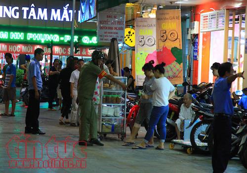 Lực lượng chức năng xuất hiện, vỉa hè đường Hậu Giang trở nên ngăn nắp ảnh 5